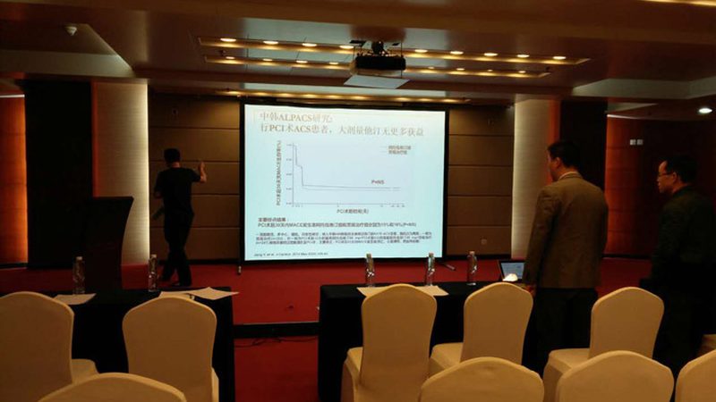 理论知识学习完成后，需要进行实践操作技能训练。可以通过以下几种方式进行：